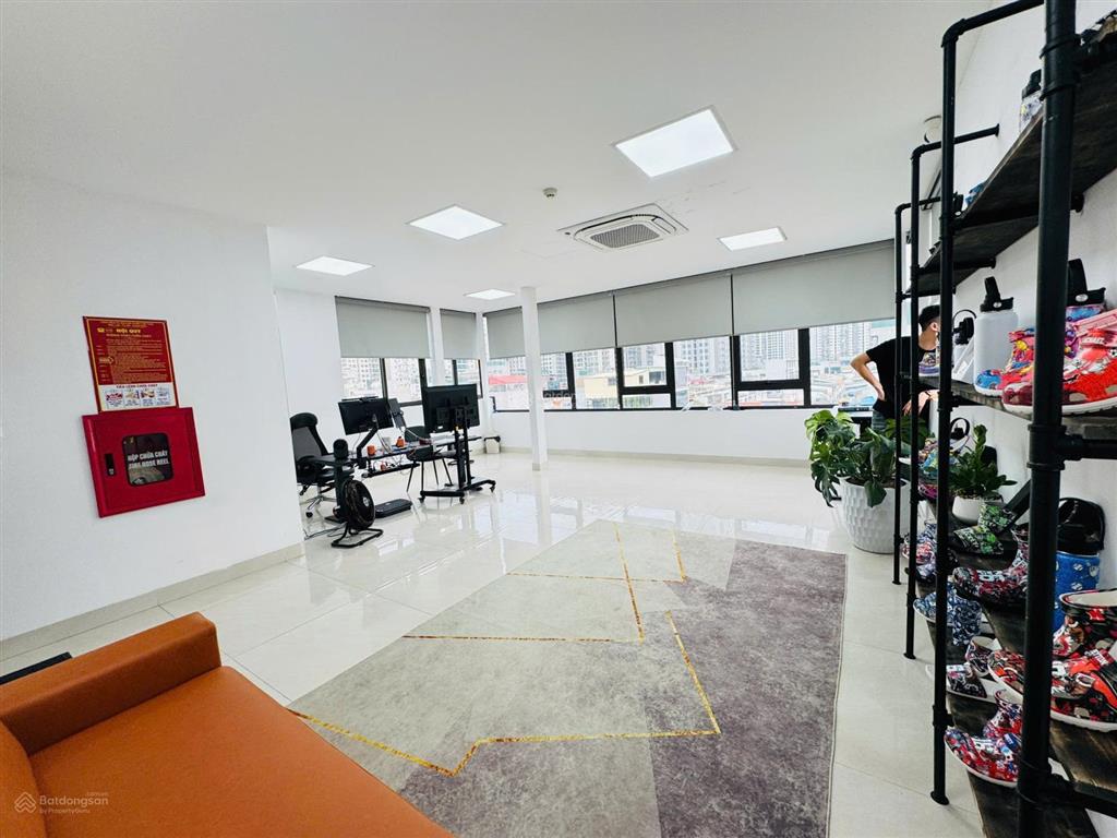 Mời thuê văn phòng tại 90 khuất duy tiến. 80m2 15 triệu