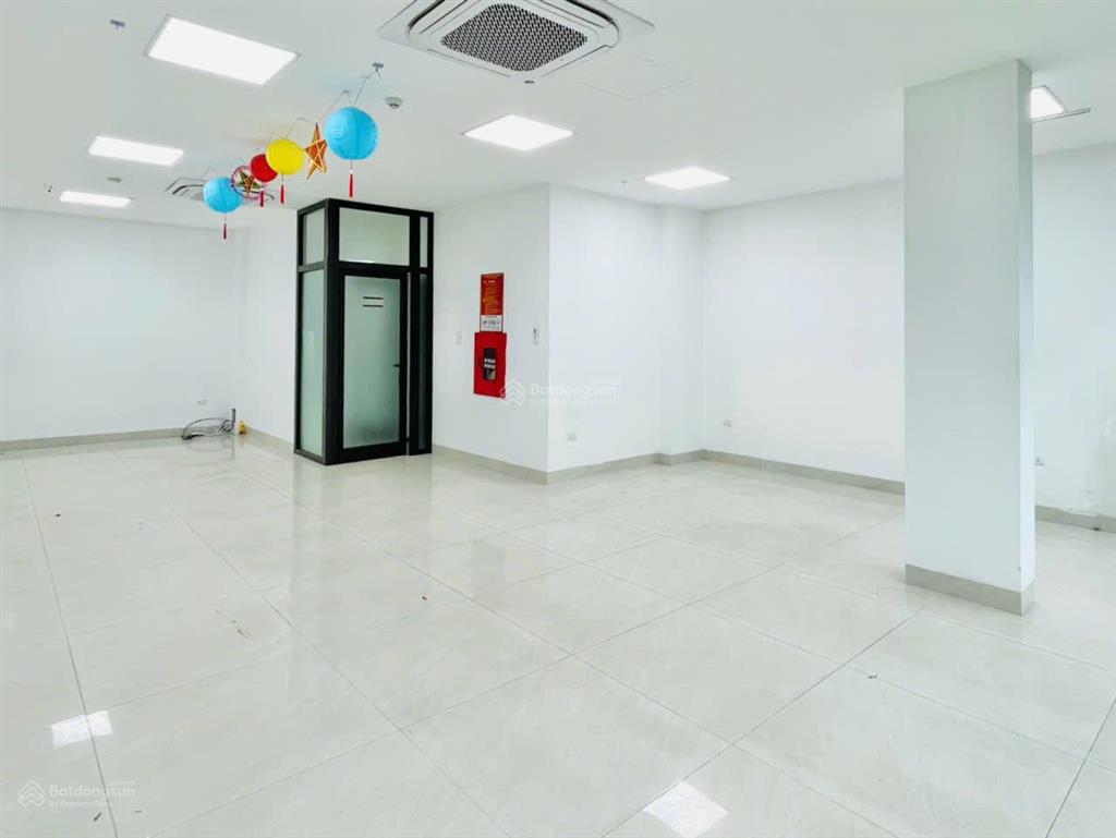Mời thuê văn phòng tại 90 khuất duy tiến. 80m2 15 triệu