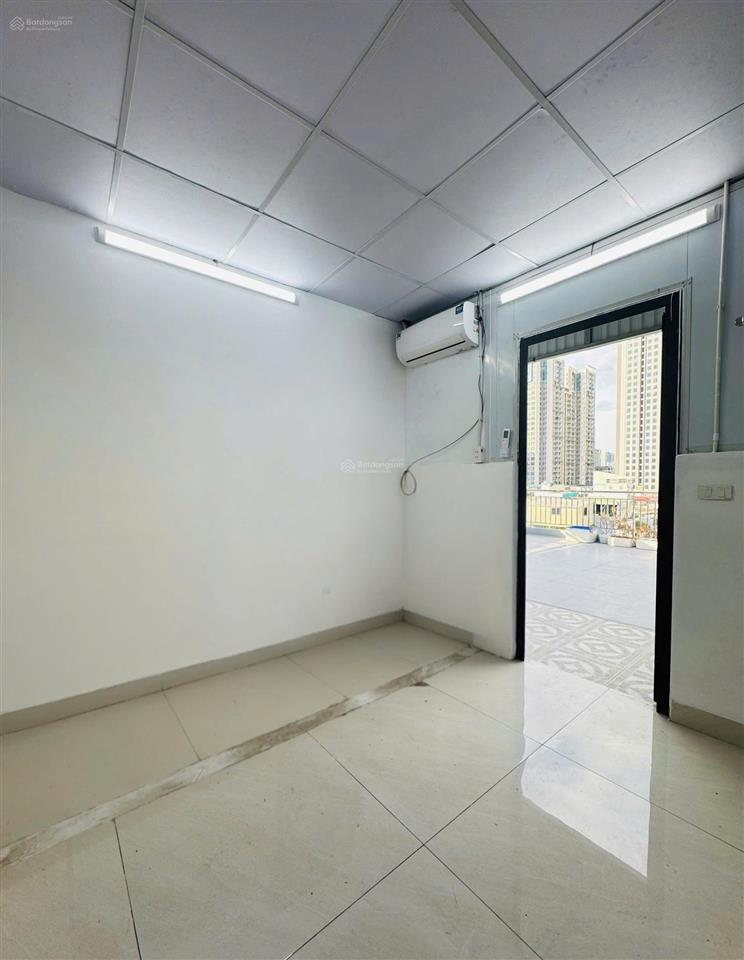 Mời thuê văn phòng tại 20 ngụy như kon tum. 20m2 + 30m2 ban công. giá 4.500