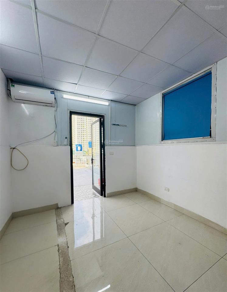 Mời thuê văn phòng tại 20 ngụy như kon tum. 20m2 + 30m2 ban công. giá 4.500