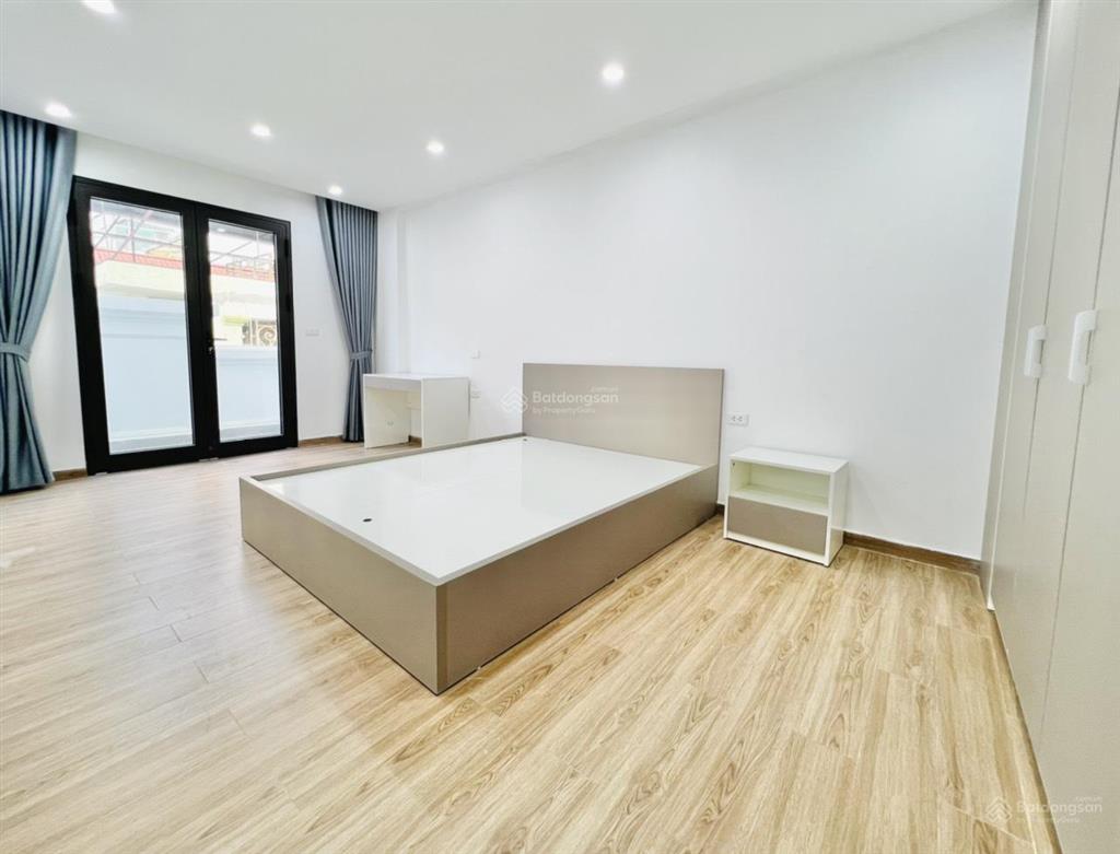 Cho thuê căn hộ 65m2 1n1k tại thái hà  đống đa