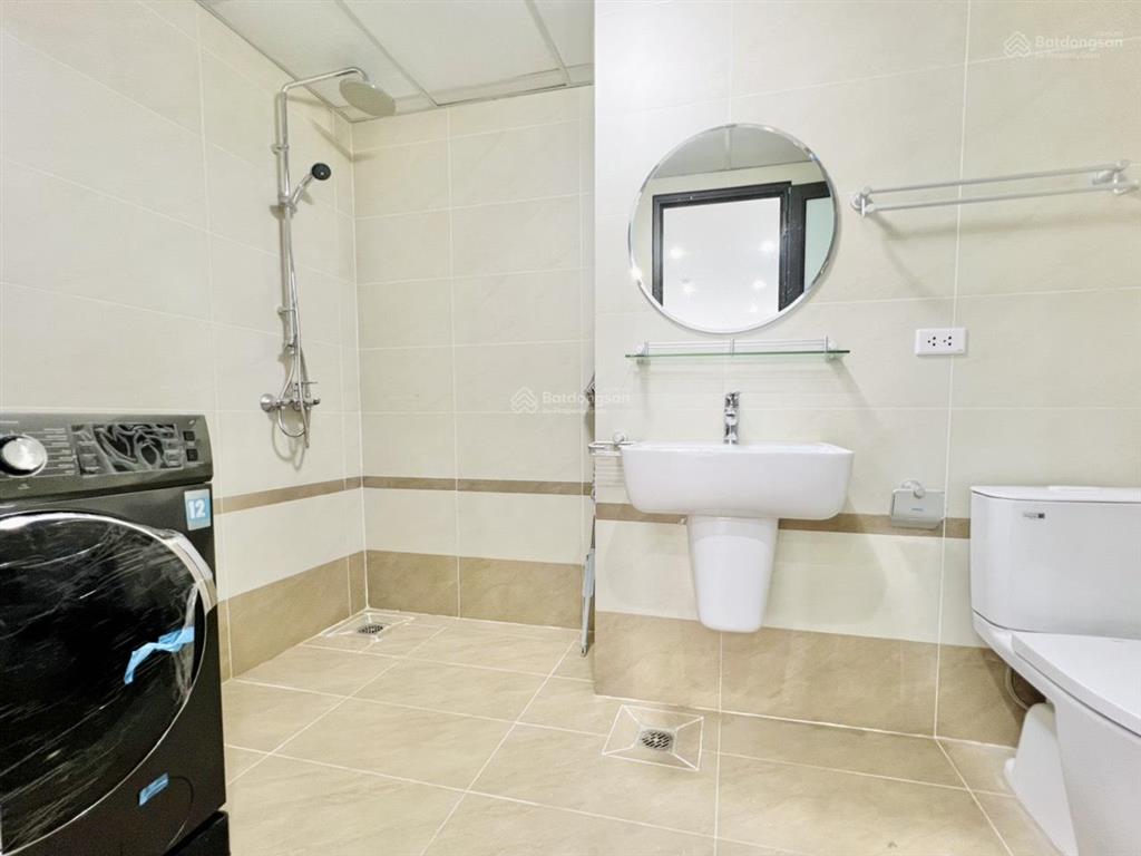 Cho thuê căn hộ 65m2 1n1k tại thái hà  đống đa