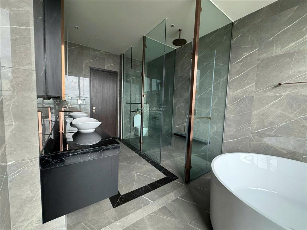 Bán căn hộ 4 phòng ngủ 325m2 lầu siêu cao view quận 1 giá 62 tỷ,  0904 678 *** hoàng phú