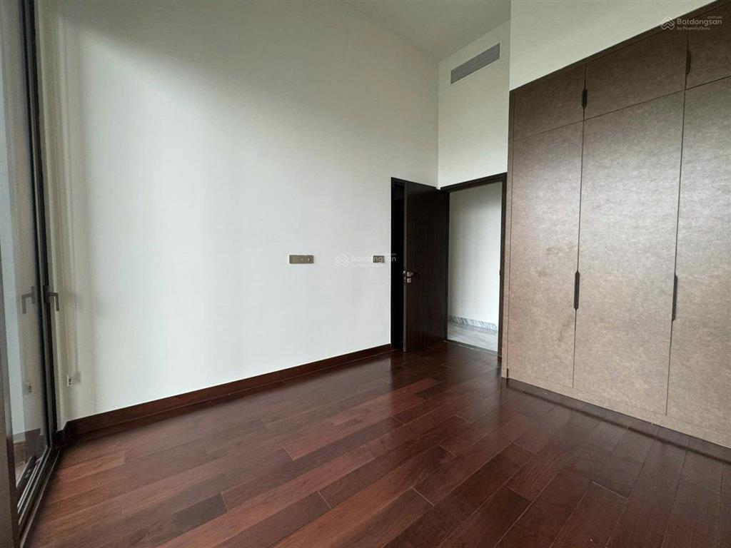 Bán căn hộ 4 phòng ngủ 325m2 lầu siêu cao view quận 1 giá 62 tỷ,  0904 678 *** hoàng phú