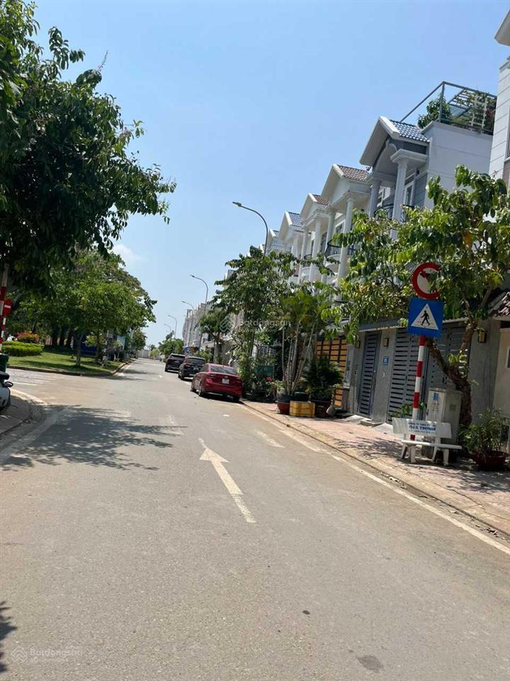 Chính chủ bán nhanh lô đất xây tự do 85m2 kdc centana đường trường lưu, tp. thủ đức
