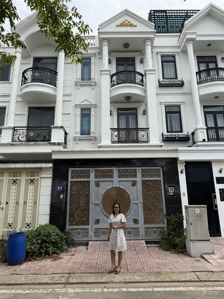 Chính chủ gửi bán nhà phố 100m2 kdc centana đpt q9 tphcm