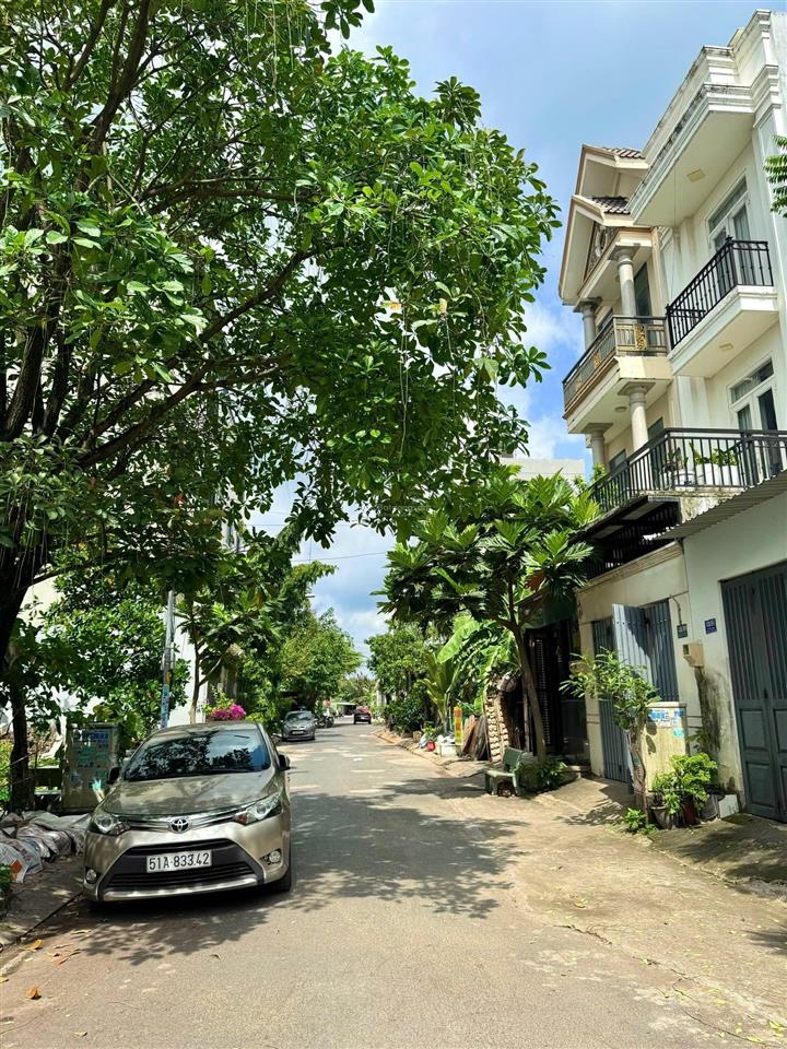 Chính chủ gửi bán lô đất xây tự do kdc nam khang q9 tp hồ chí minh