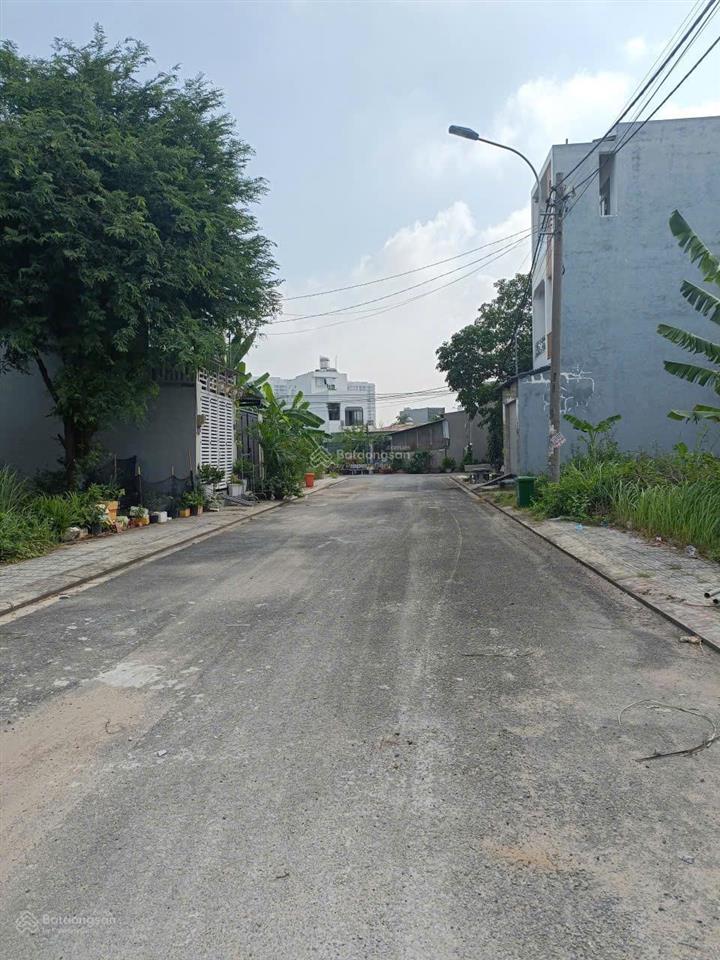 Chính chủ gửi bán lô đất centana đpt đường trường lưu q9