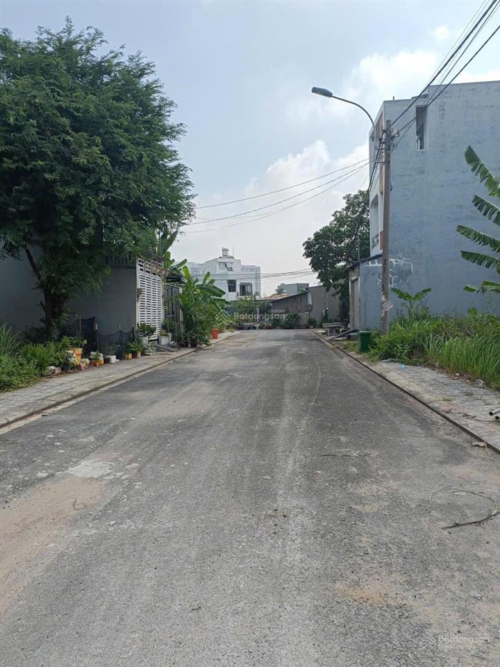 Chính chủ gửi bán lô đất xây tự do đường trường lưu p. long trường q.9 tp. hồ chí minh