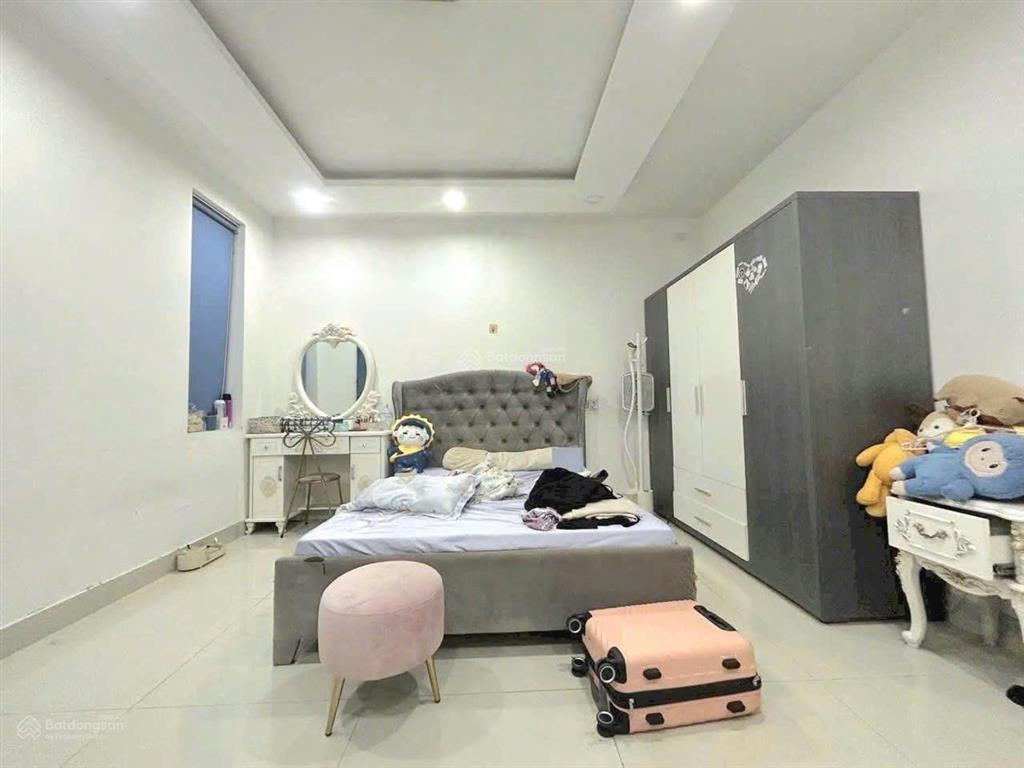 Chủ cần bán nhanh căn nhà hoàn thiện nằm trong kdc centana điền phúc thành q9