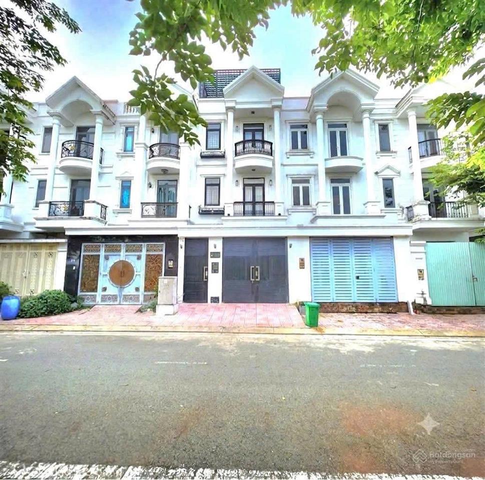 Chủ cần bán nhanh căn nhà hoàn thiện nằm trong kdc centana điền phúc thành q9