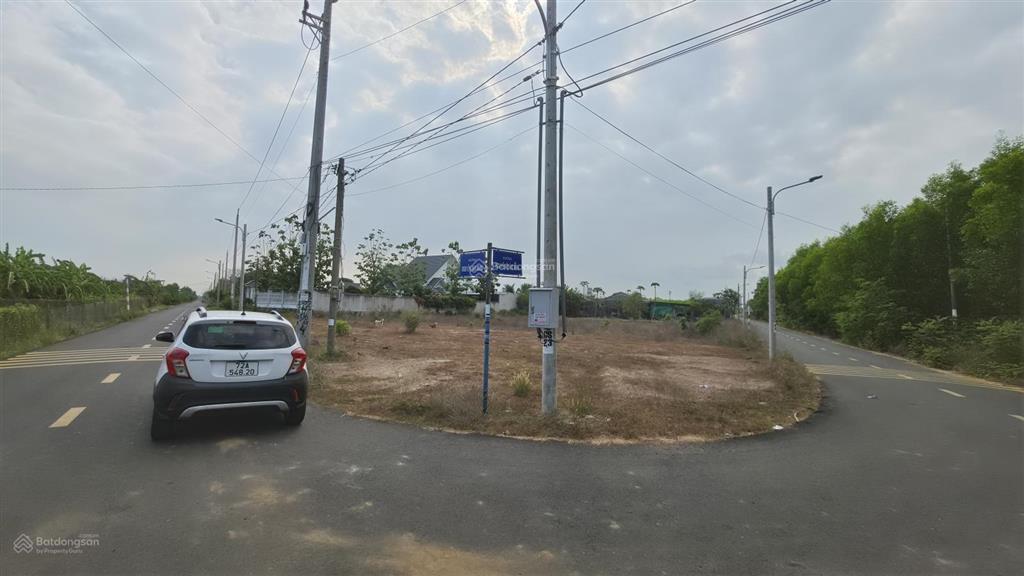 Bán đất mặt tiền nguyễn văn hưng đất đỏ 303,5m2 giá 1,35 tỷ, 60m thổ cư, gần vũng tàu