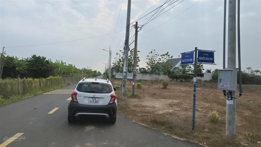 Bán đất đất đỏ gần biển phước hải long hải 10km, mặt tiền nguyễn văn hưng 303m2 giá 1,35 tỷ