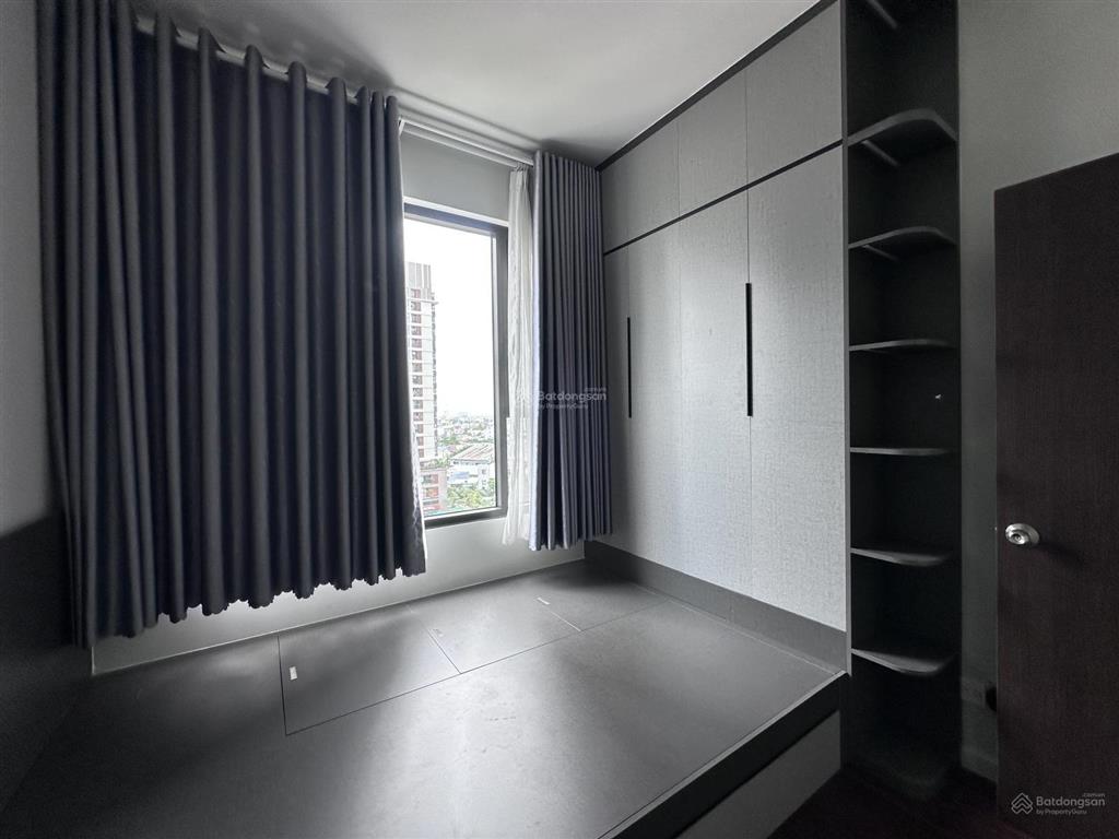 Bán căn 3pn2wc toà c4 giá 4tỷ050 sẵn nội thất