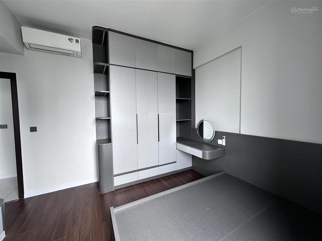 Bán căn 3pn2wc toà c4 giá 4tỷ050 sẵn nội thất