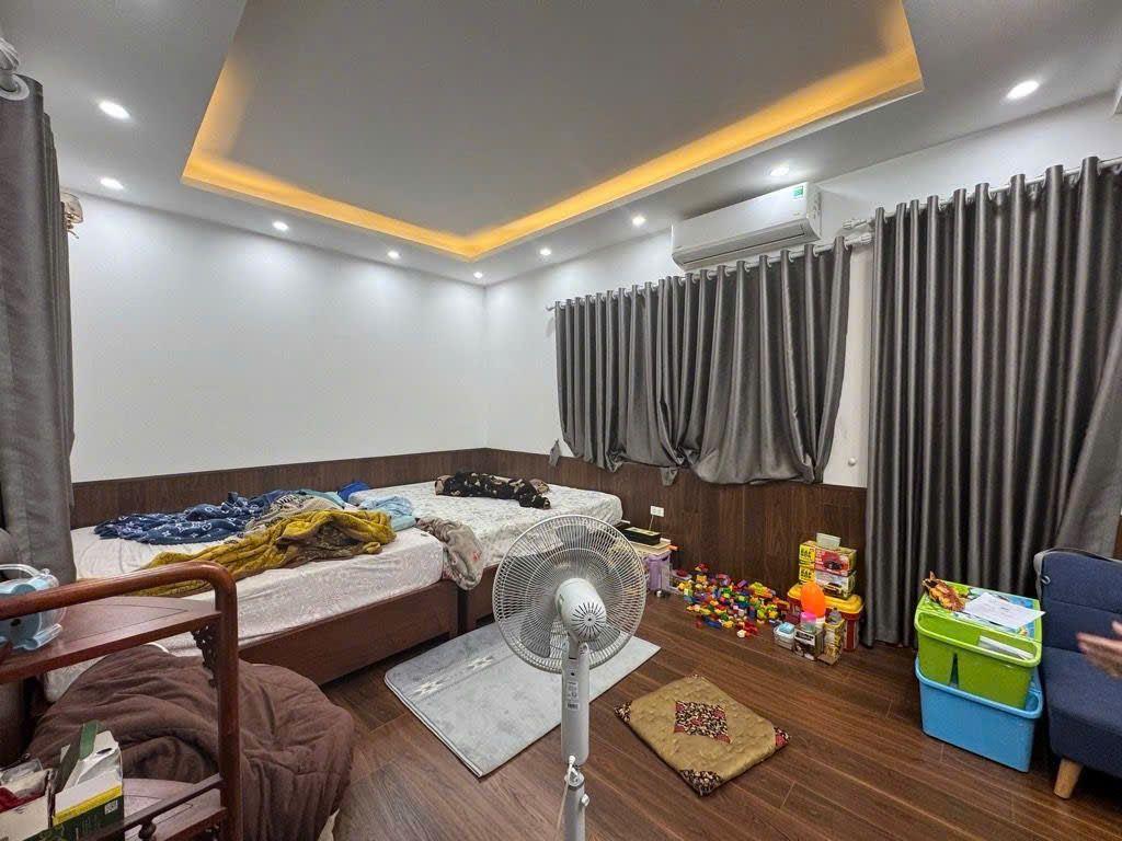 Bán Mặt Phố Nguyễn Ngọc Nại 180m2 x Mặt tiền 8m