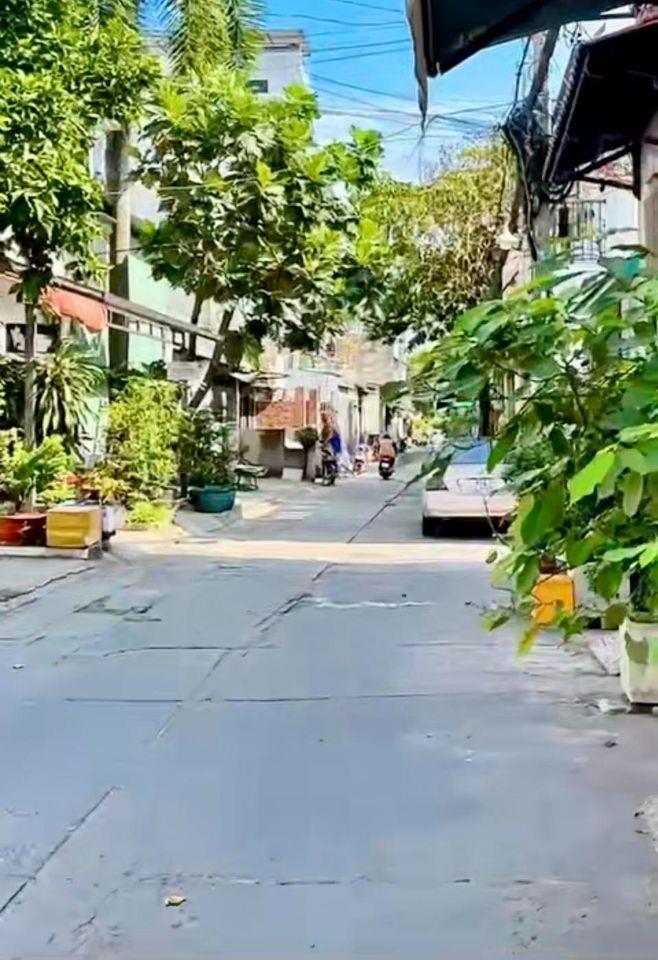 bán nhà đường 26 tháng 3 giao bình long kế siêu thị Aeon tân phú 2,4tỷ