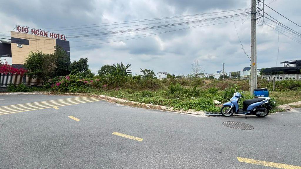 chính chủ bán lỗ đất thị trấn củ chi 2 mặt tiền đường nhựa tỉnh lộ 8 giao nhữ tiến hiến