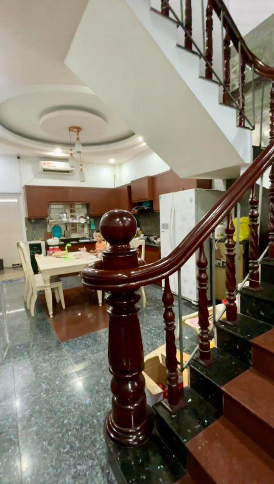 Bán nhà mặt tiền đường 20mét đường số 4 giao võ văn vân sổ hoàn công