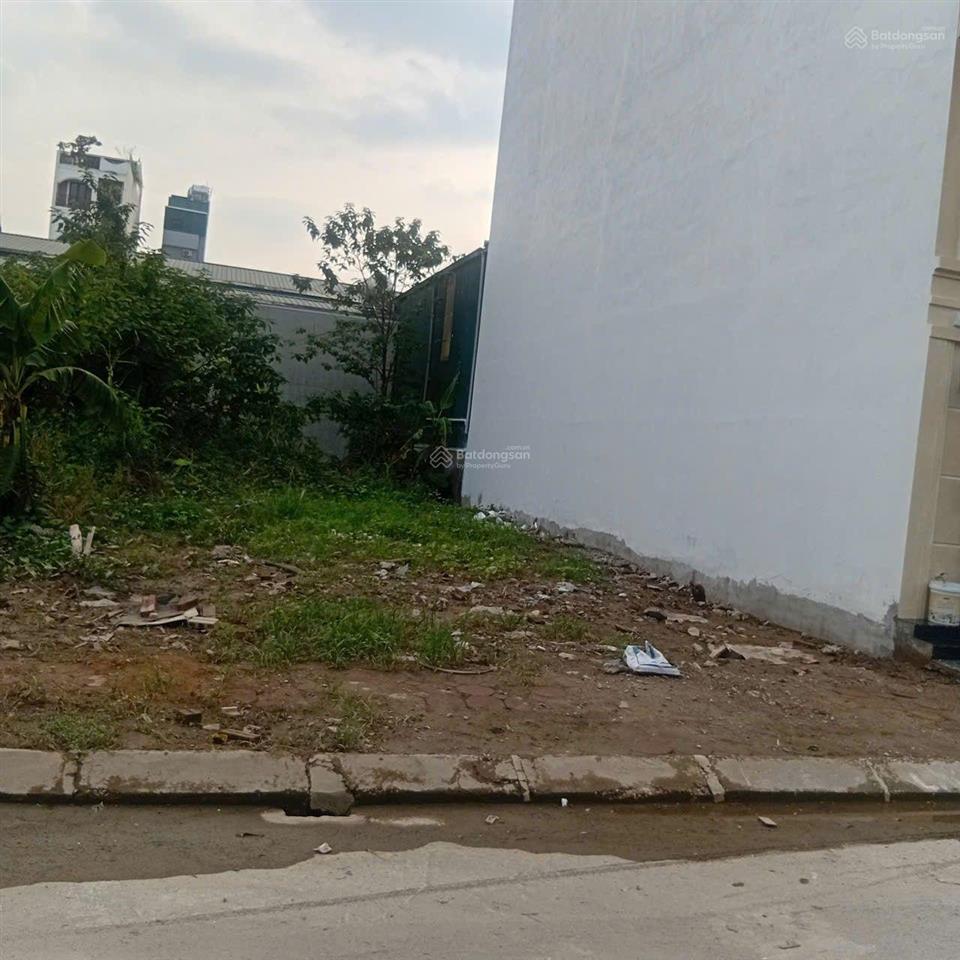 Cần bán đất đấu giá trũng lai xá, dt 75m, mặt tiền 5m, đường trước mặt 24m