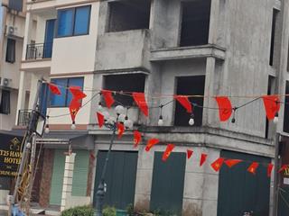 Cần bán biệt thự nguyên ngọc mặt đường 3.5, dt 130m2 lô góc 2 mặt tiền