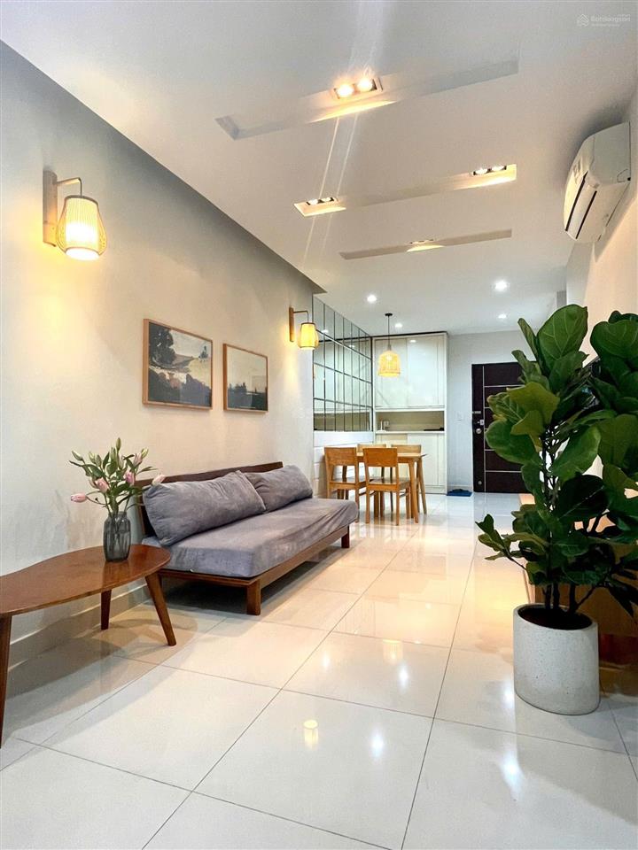 Bán gấp bán căn hộ sky garden 3, tầng cao  56m2  2pn  4.15 tỷ  sổ hồng sẵn