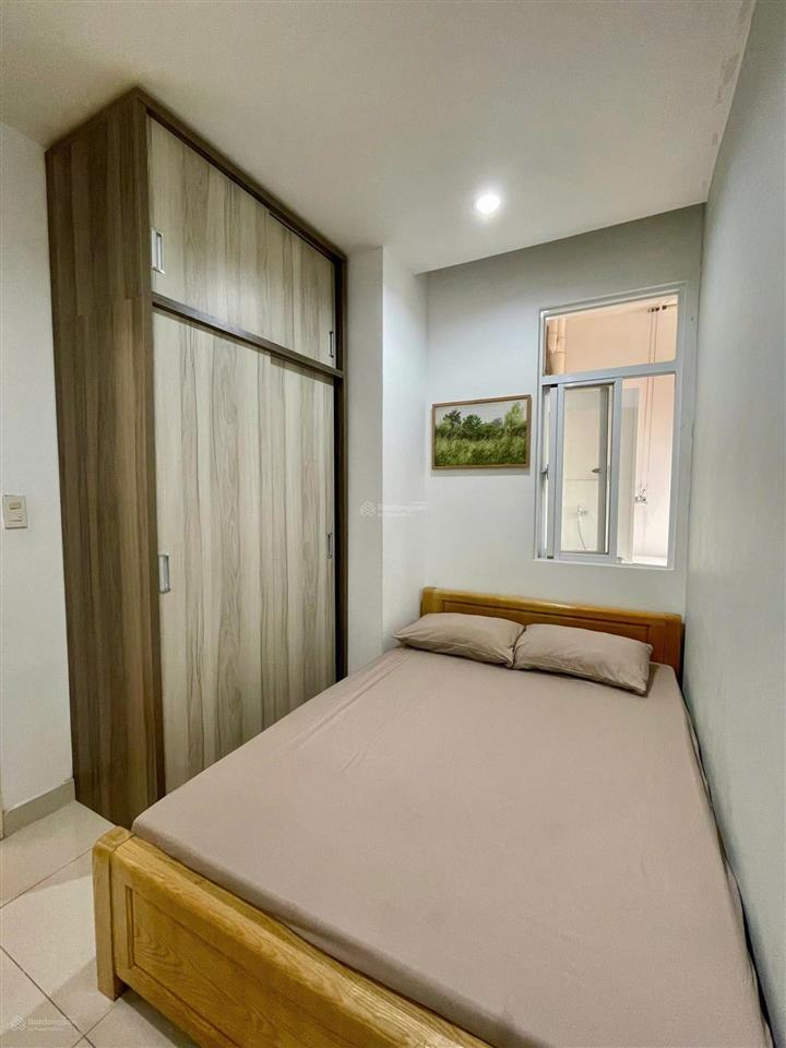 Bán gấp bán căn hộ sky garden 3, tầng cao  56m2  2pn  4.15 tỷ  sổ hồng sẵn