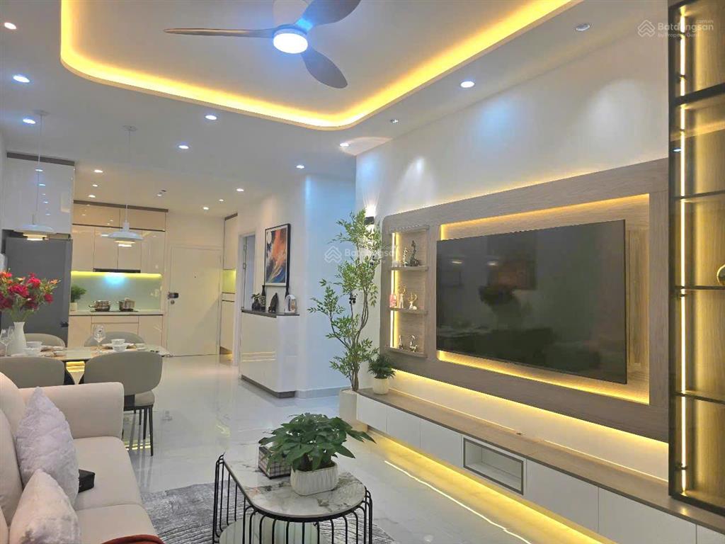 Bán căn hộ chung cư sky garden ii, 5,65 tỷ, 71m2, 2pn, 2wc, view landmark 81, pháo hoa