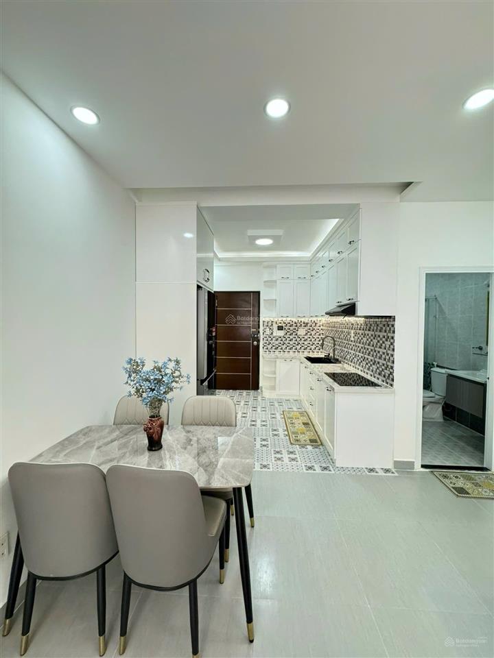 Bán cc sky garden 3, 5,8 tỷ, 70m2, 2pn, 2wc, giá tốt, có sẵn hđt