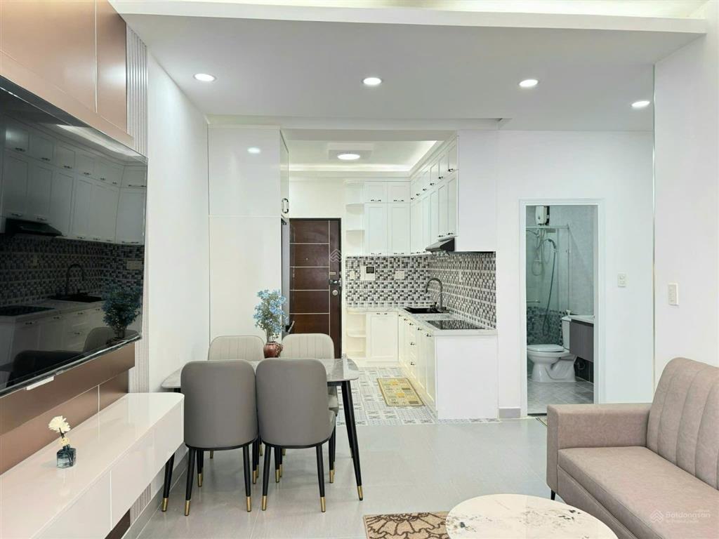 Bán cc sky garden 3, 5,8 tỷ, 70m2, 2pn, 2wc, giá tốt, có sẵn hđt