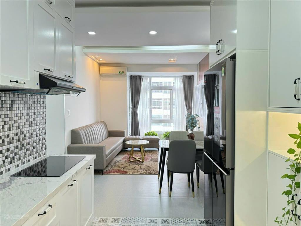 Bán cc sky garden 3, 5,8 tỷ, 70m2, 2pn, 2wc, giá tốt, có sẵn hđt