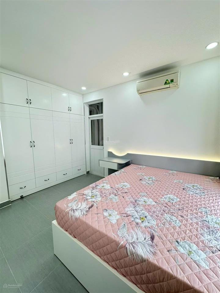 Bán cc sky garden 3, 5,8 tỷ, 70m2, 2pn, 2wc, giá tốt, có sẵn hđt