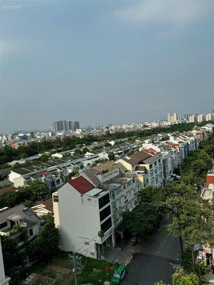 Bán cc sky garden 3, 5,8 tỷ, 70m2, 2pn, 2wc, giá tốt, có sẵn hđt