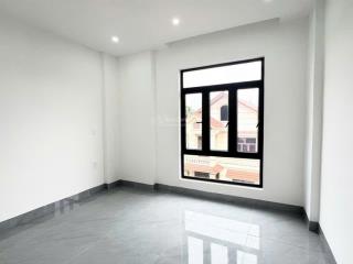 Sốc chỉ 3 tỷ 180 triệu nhà 4 tầng 42,5m2 ngõ thông 5m cam lộ, hùng vương