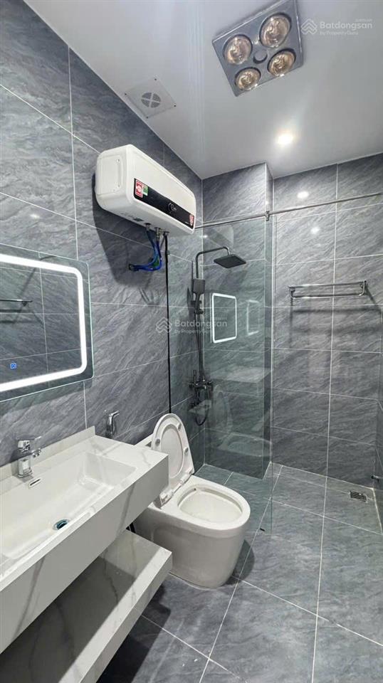 Sốc chỉ 3 tỷ 180 triệu nhà 4 tầng 42,5m2 ngõ thông 5m cam lộ, hùng vương