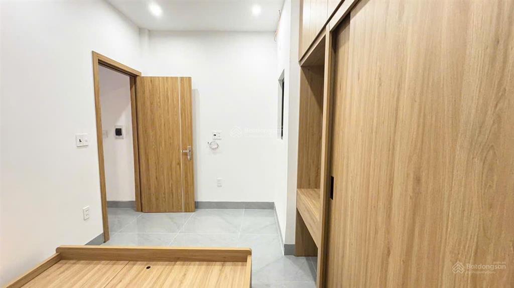 Sốc chỉ 3 tỷ 180 triệu nhà 4 tầng 42,5m2 ngõ thông 5m cam lộ, hùng vương