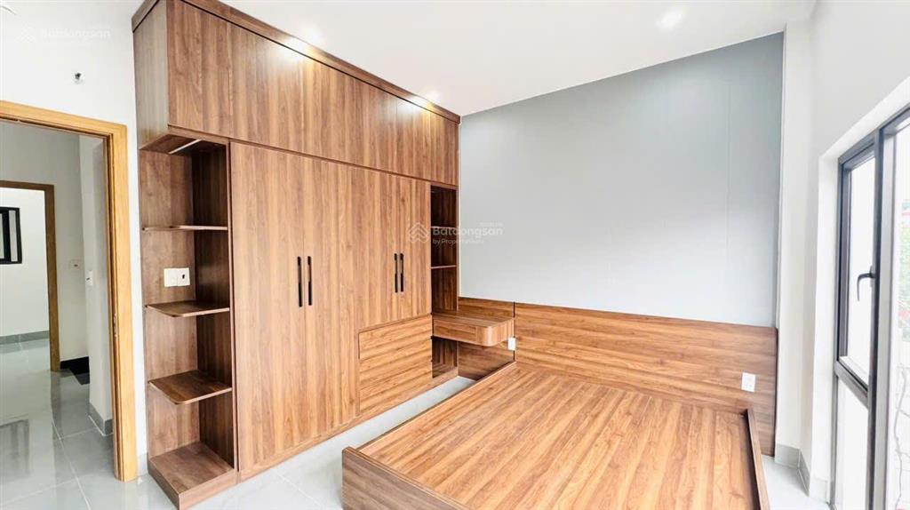 Sốc chỉ 3 tỷ 180 triệu nhà 4 tầng 42,5m2 ngõ thông 5m cam lộ, hùng vương