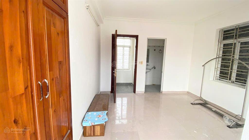 Cực hiếm nhà 3 tầng trung tâm sở dầu 45m2, ô tô đỗ cửa chỉ 2,1 tỷ