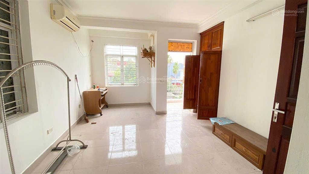 Cực hiếm nhà 3 tầng trung tâm sở dầu 45m2, ô tô đỗ cửa chỉ 2,1 tỷ
