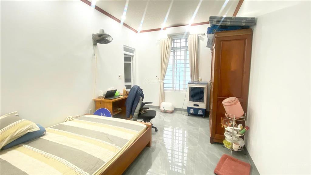 Chỉ hơn 6 tỷ xíu nhà 3,5 tầng 114m2, hai mặt ngõ khu phân lô ngay bờ hồ thị trấn an dương