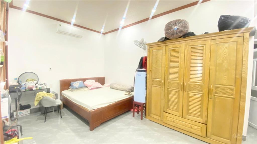 Chỉ hơn 6 tỷ xíu nhà 3,5 tầng 114m2, hai mặt ngõ khu phân lô ngay bờ hồ thị trấn an dương