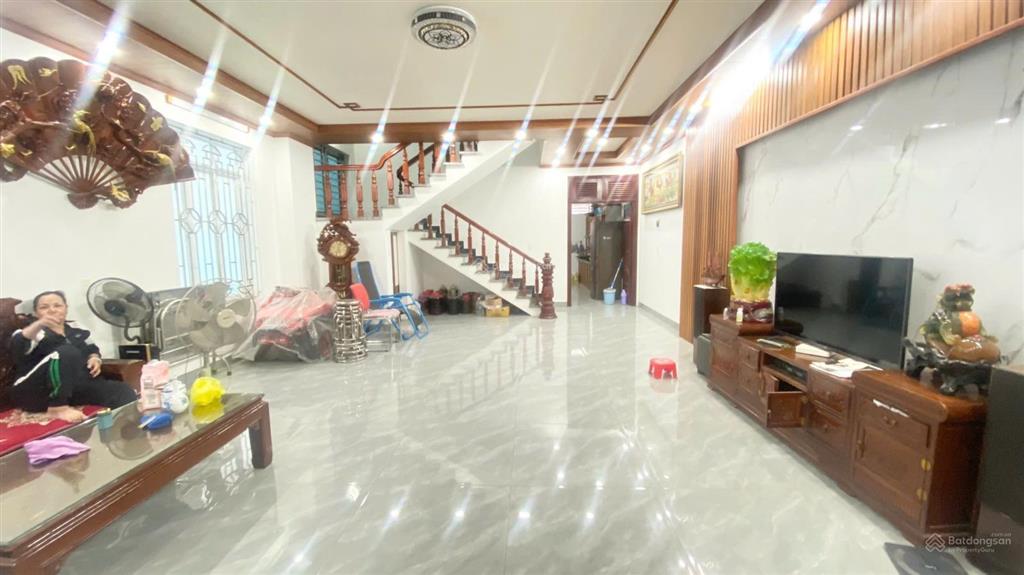 Chỉ hơn 6 tỷ xíu nhà 3,5 tầng 114m2, hai mặt ngõ khu phân lô ngay bờ hồ thị trấn an dương