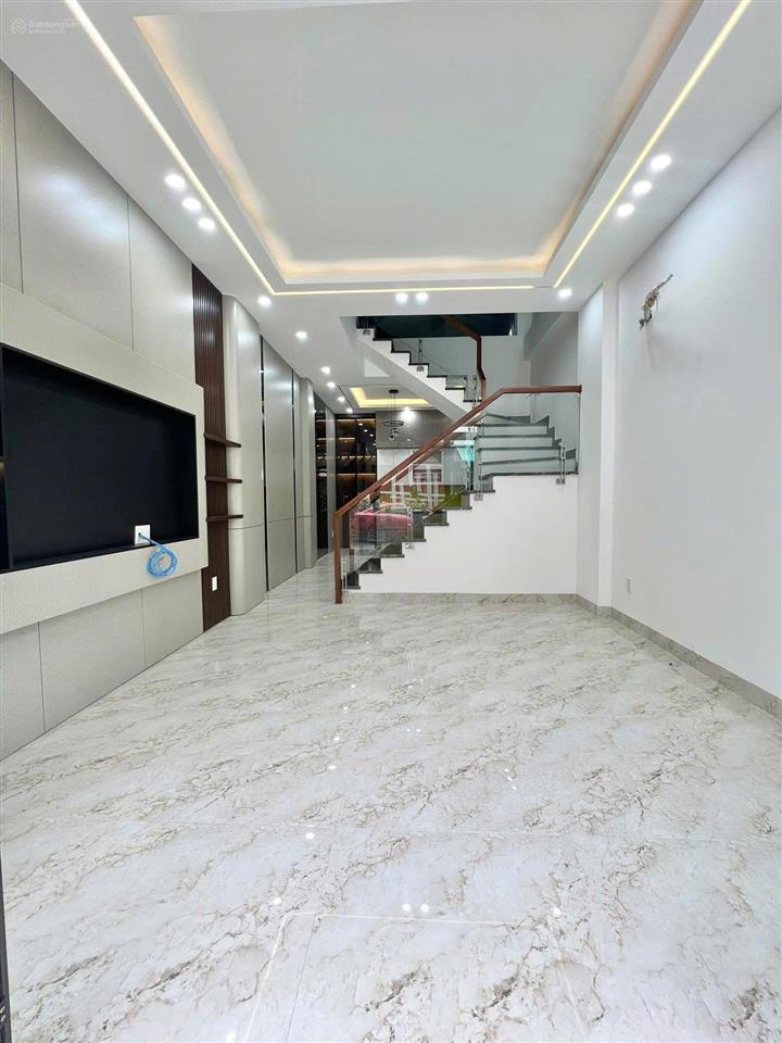 Chỉ 4,5 tỷ nhà 4 tầng cực đẹp khu tđc ngay chợ sở dầu, hồng bàng