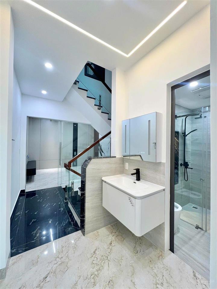 Chỉ 4,5 tỷ nhà 4 tầng cực đẹp khu tđc ngay chợ sở dầu, hồng bàng