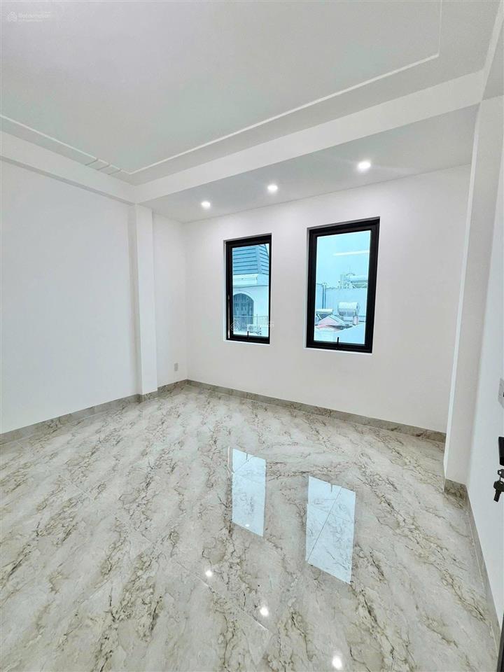 Chỉ 4,5 tỷ nhà 4 tầng cực đẹp khu tđc ngay chợ sở dầu, hồng bàng