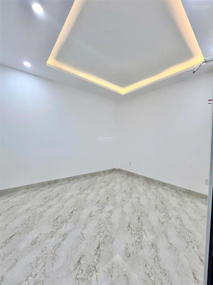 Chỉ 4,5 tỷ nhà 4 tầng cực đẹp khu tđc ngay chợ sở dầu, hồng bàng