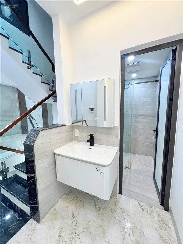 Chỉ 4,5 tỷ nhà 4 tầng cực đẹp khu tđc ngay chợ sở dầu, hồng bàng