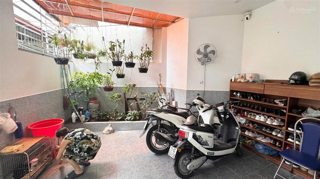 Cực hiếm nhà 3 tầng 71m2 sân cổng 3 tầng cực đẹp, lam sơn, lán bè, ngay chợ cực tiện
