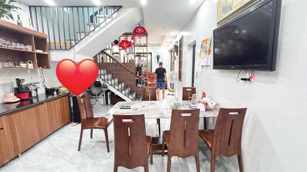 Cực hiếm nhà 3 tầng 71m2 sân cổng 3 tầng cực đẹp, lam sơn, lán bè, ngay chợ cực tiện