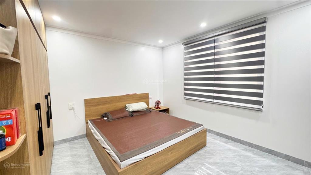 Cực hiếm nhà 3 tầng 71m2 sân cổng 3 tầng cực đẹp, lam sơn, lán bè, ngay chợ cực tiện